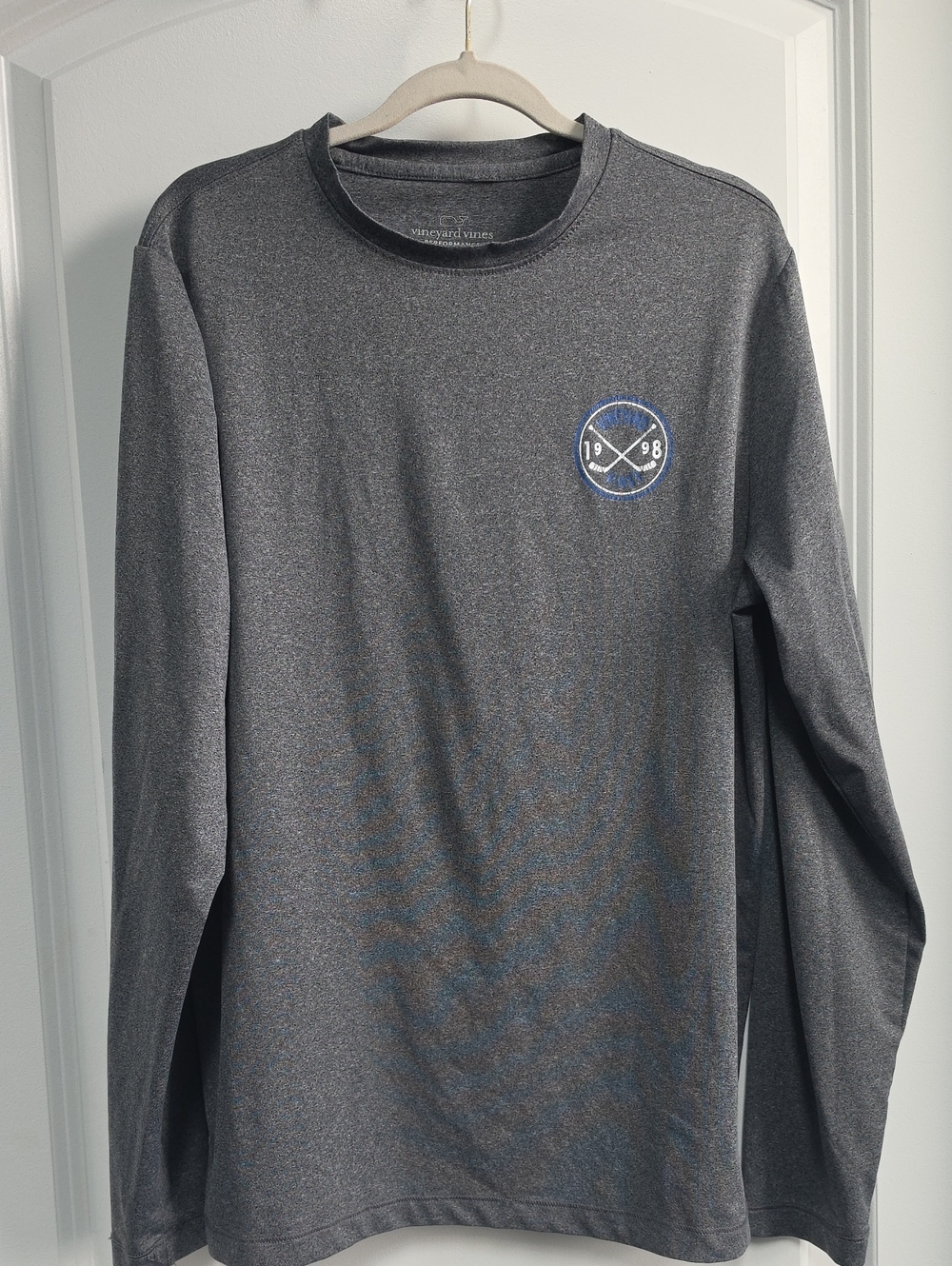 Vineyard Vines Performance Heather Gray Long-Sleeve Tee with Blue Chest Emblem